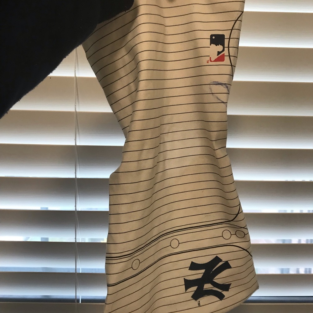Good Condition, New York Yankees Book Sock ⚾️ - Picture 5 of 6